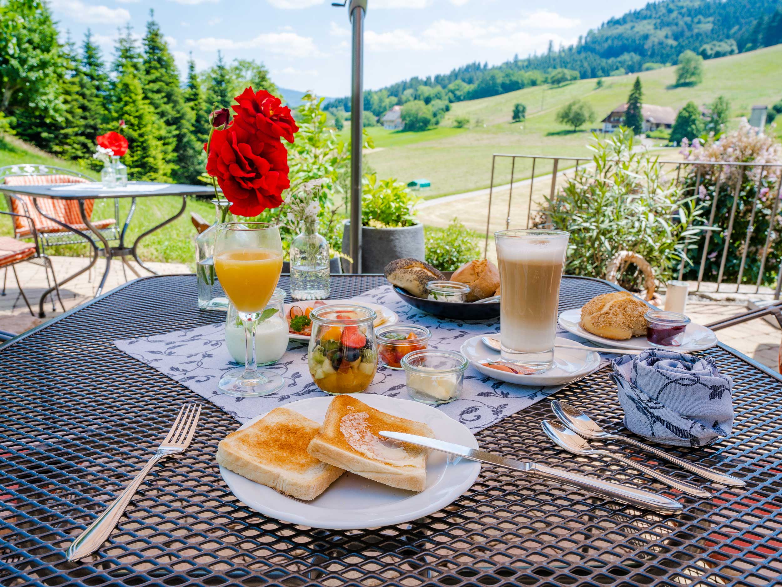 Frühstücken im Gästehaus Speicher in Prinzbach